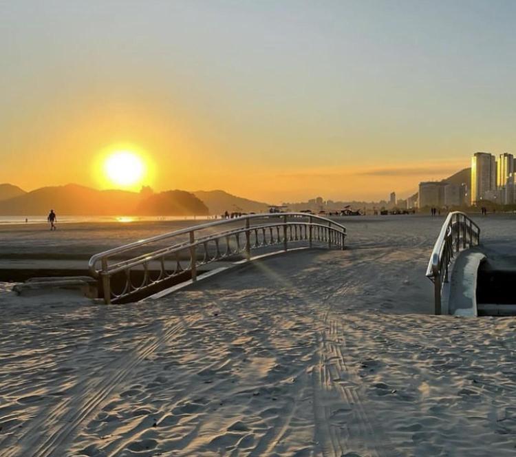 Apartamento Em Santos No Gonzaga Em Frente A Praia Екстер'єр фото